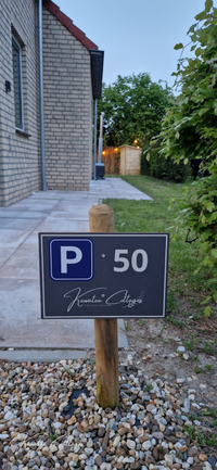 Parking @ Auckland by Kawatea-cottages